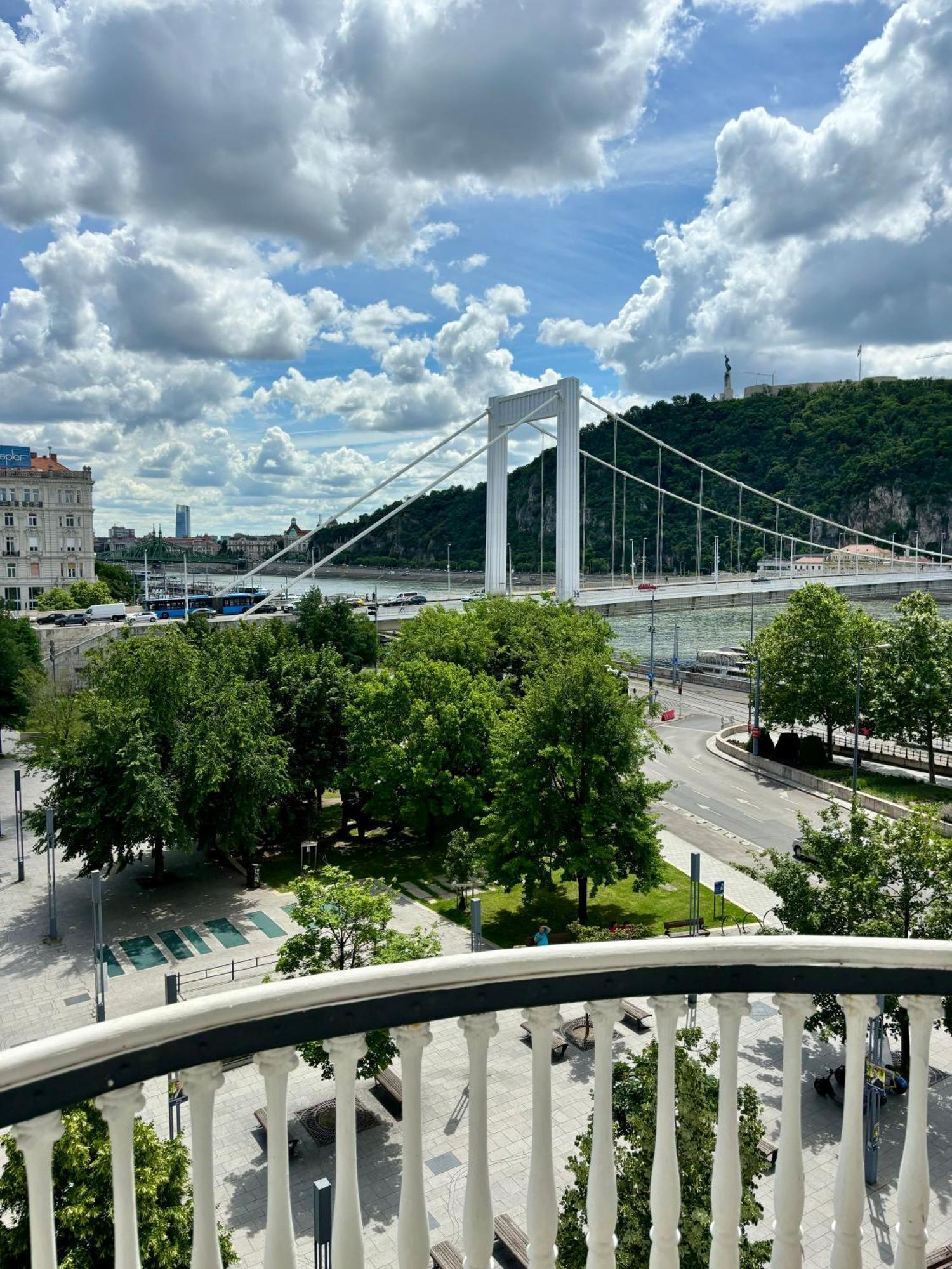 Budapest Riverfront Suite Exteriör bild